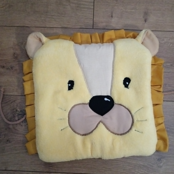 Bundás pajtás állatkás fejvédő párna-OROSZLÁN